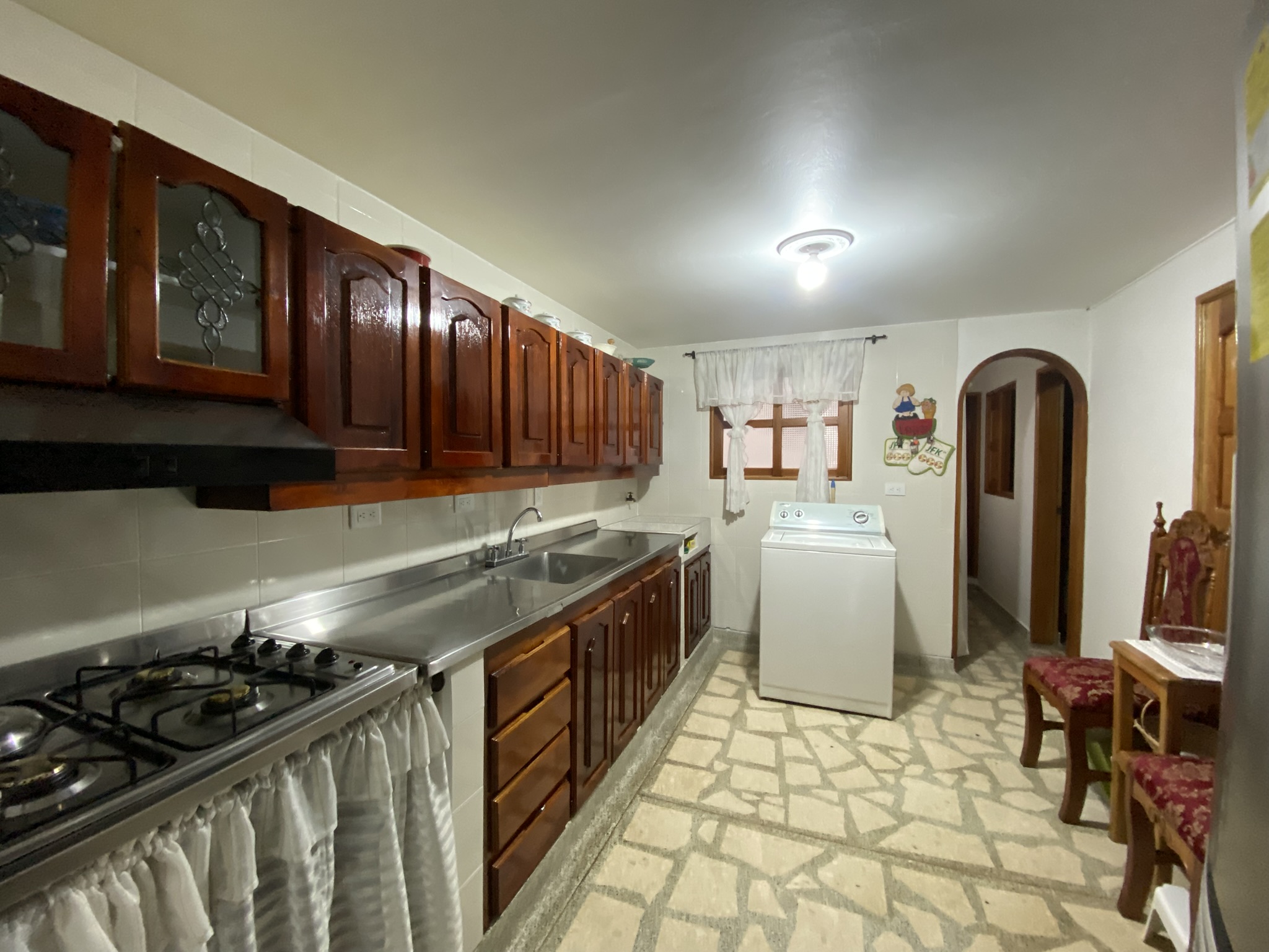INMOBILIARIA ALBERTO VÉLEZ M. VENDE CASA ALFONSO LÓPEZ 1
