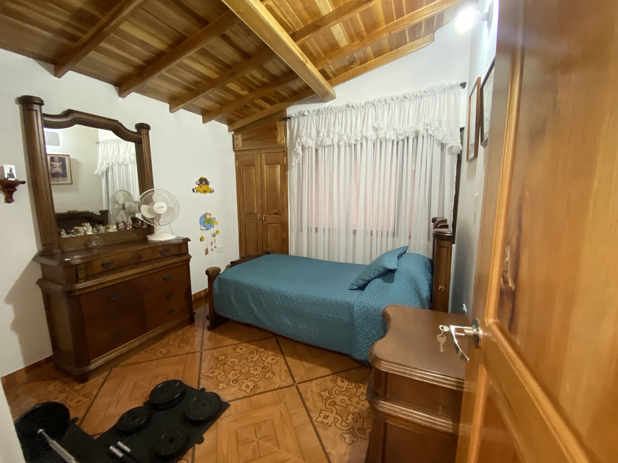 INMOBILIARIA ALBERTO VÉLEZ M. VENDE CASA ALFONSO LÓPEZ 5