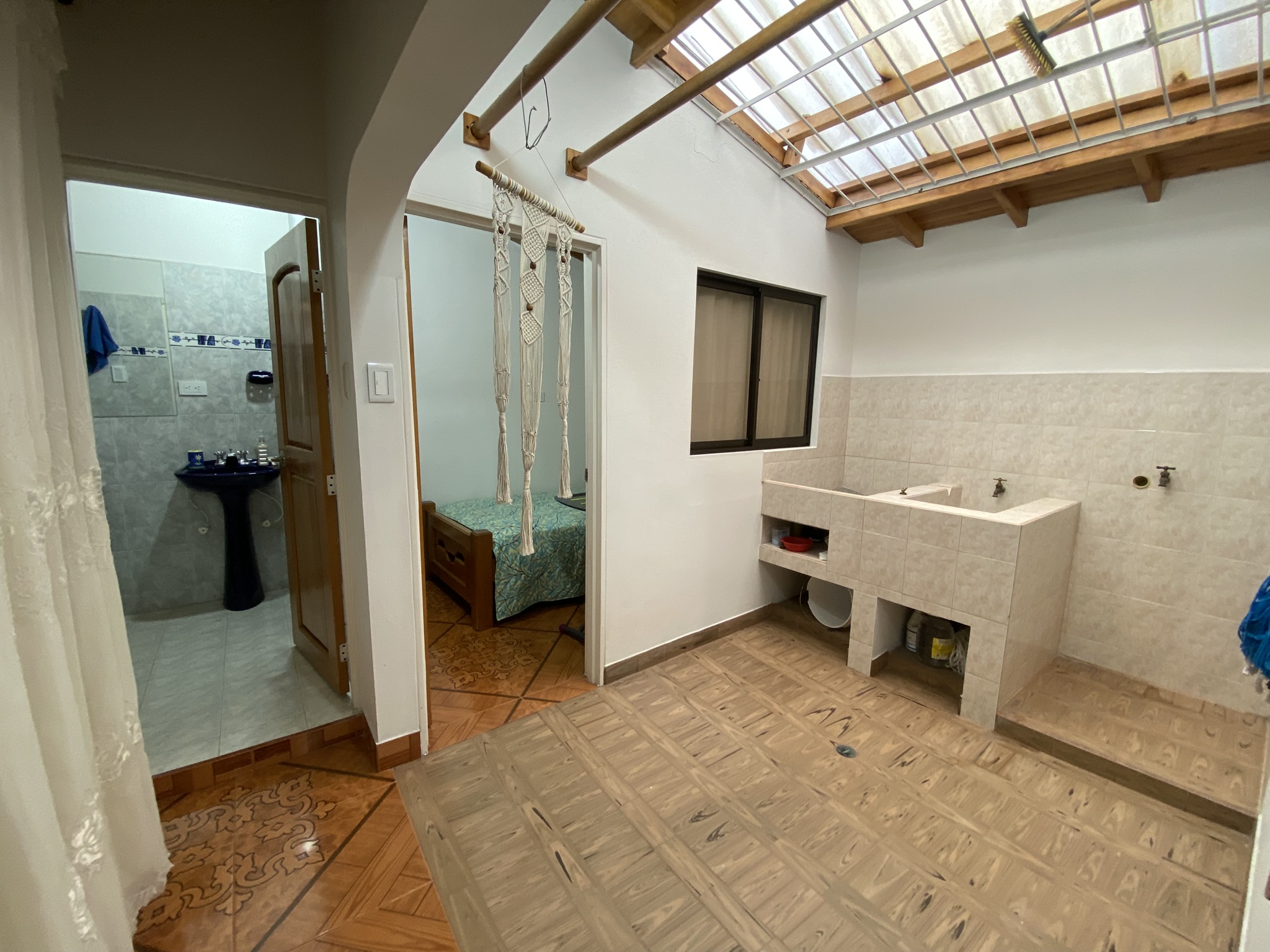 INMOBILIARIA ALBERTO VÉLEZ M. VENDE CASA ALFONSO LÓPEZ 8