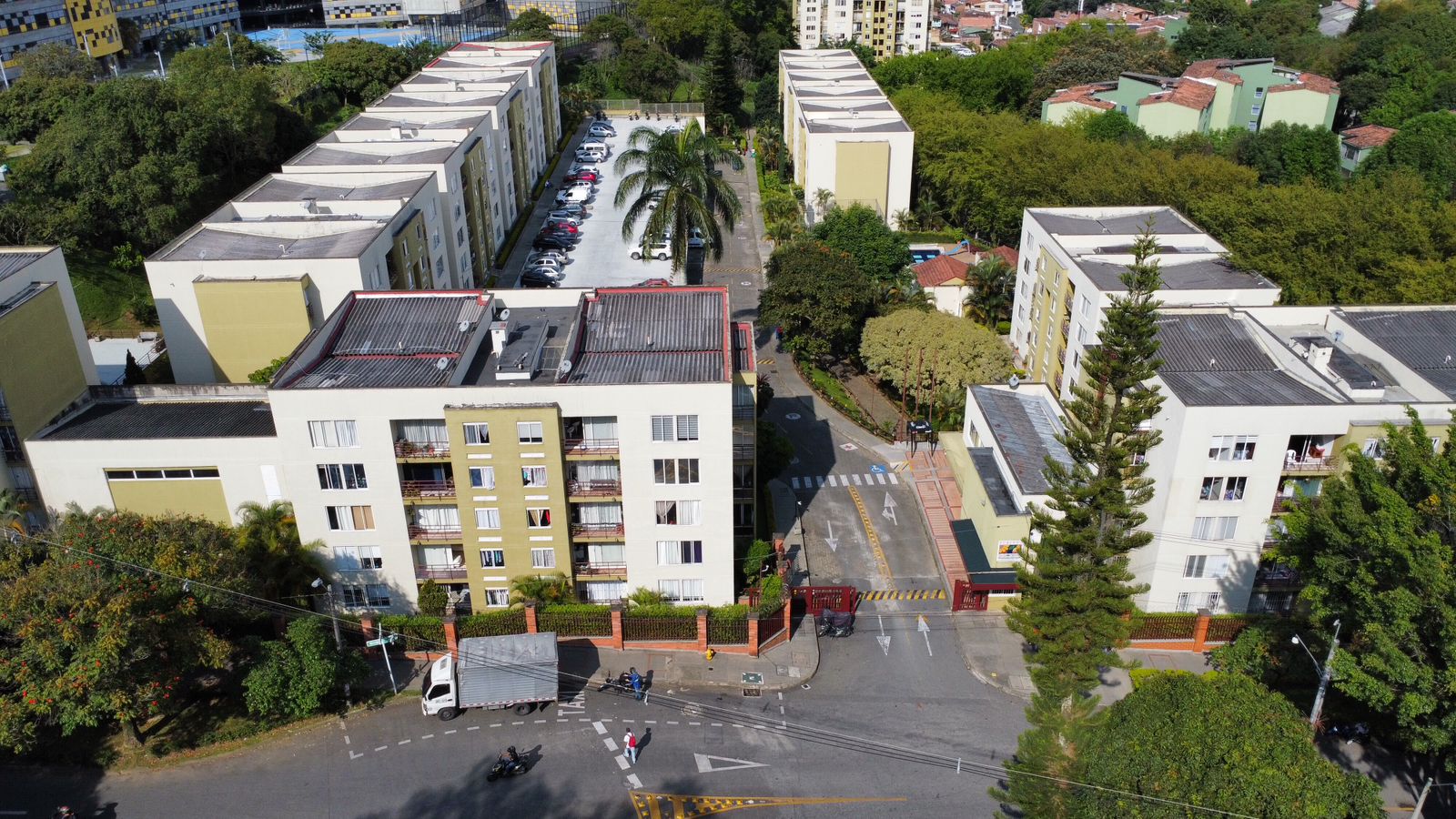 INMOBILIARIA ALBERTO VÉLEZ M. VENTA APARTAMENTO SANTA MÓNICA 1
