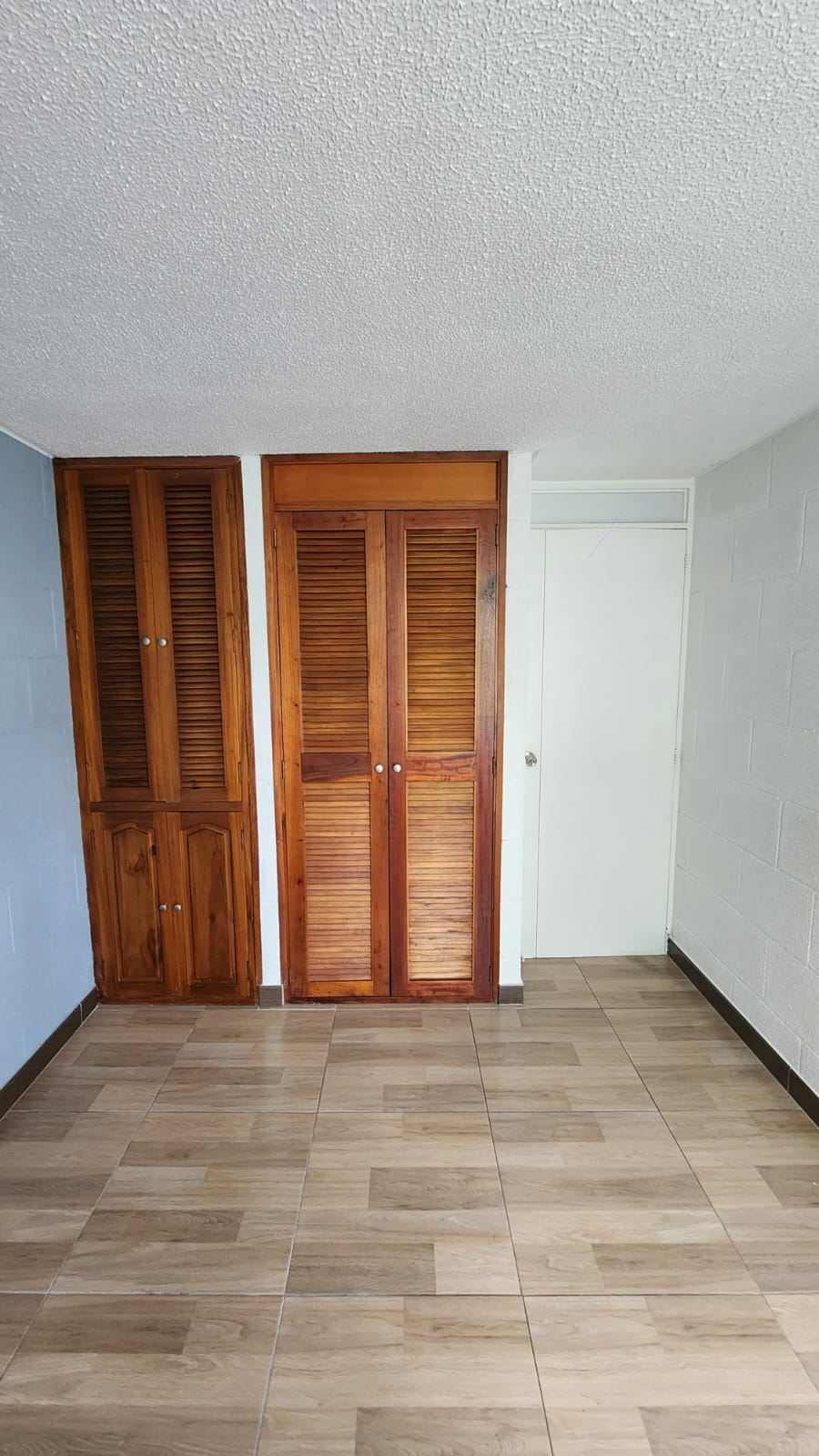 INMOBILIARIA ALBERTO VÉLEZ M. VENTA APARTAMENTO SANTA MÓNICA 5